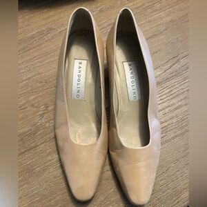 Bandolino size 10 cream pump